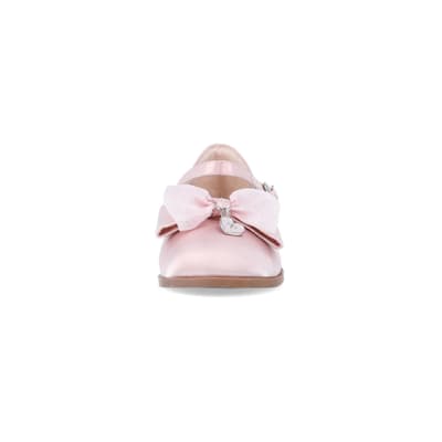 360 degree animation of product Girls pink Satin Bow ballerina shoes frame-21
