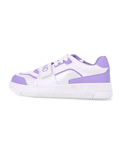 360 degree animation of product Girls purple RI branded Velcro trainers frame-4