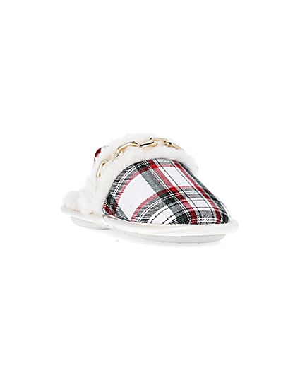 360 degree animation of product Girls Red Faux fur chain Tartan Slippers frame-19
