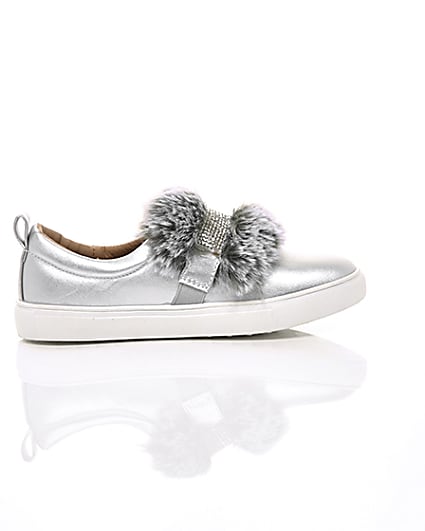 360 degree animation of product Girls silver faux fur diamante strap plimsoll frame-10