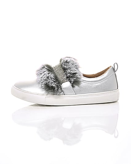 360 degree animation of product Girls silver faux fur diamante strap plimsoll frame-22