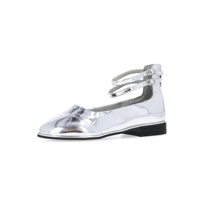 360 degree animation of product Girls Silver PU Buckle Ballerina shoes frame-1