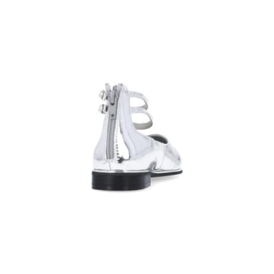 360 degree animation of product Girls Silver PU Buckle Ballerina shoes frame-10