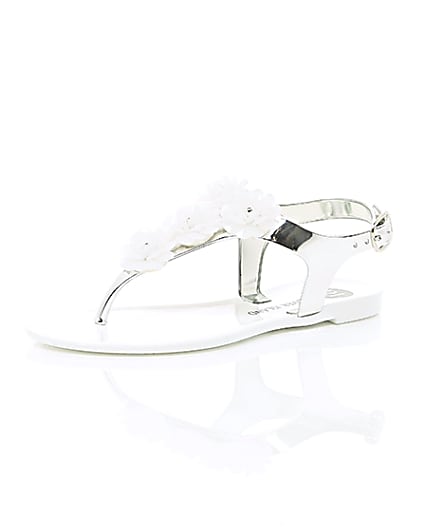 360 degree animation of product Girls white and silver floral jelly sandals frame-0