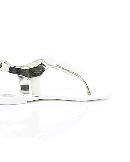 360 degree animation of product Girls white and silver floral jelly sandals frame-11