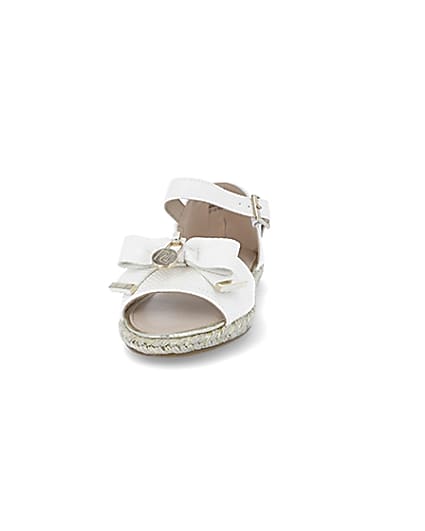 360 degree animation of product Girls white bow espadrille sandals frame-22