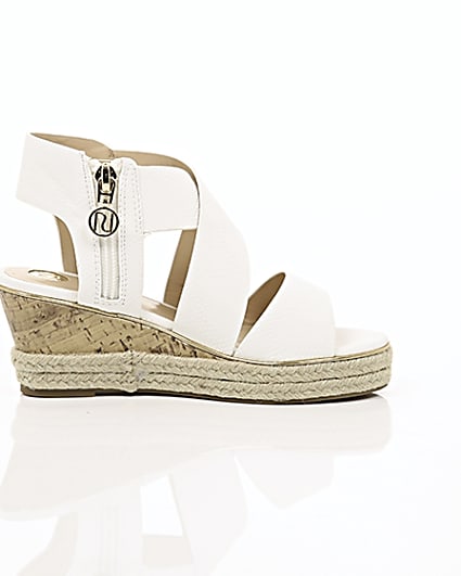 360 degree animation of product Girls white cork wedge sandals frame-10