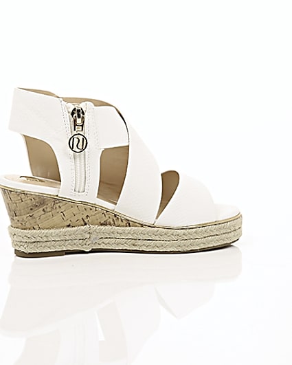 360 degree animation of product Girls white cork wedge sandals frame-11