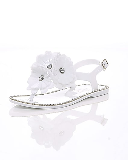 360 degree animation of product Girls white floral jelly sandals frame-1