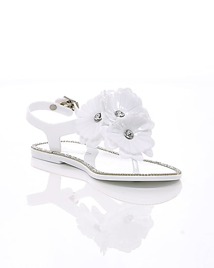 360 degree animation of product Girls white floral jelly sandals frame-6