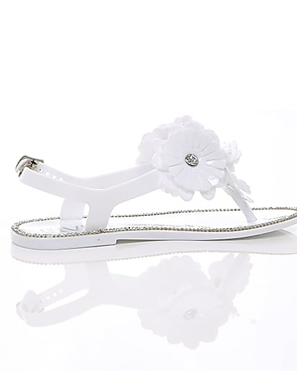 360 degree animation of product Girls white floral jelly sandals frame-11