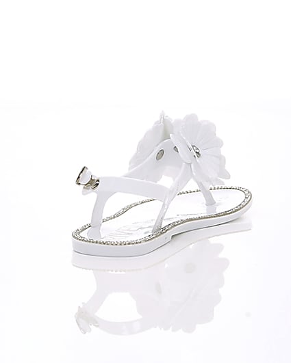 360 degree animation of product Girls white floral jelly sandals frame-14