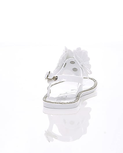 360 degree animation of product Girls white floral jelly sandals frame-15