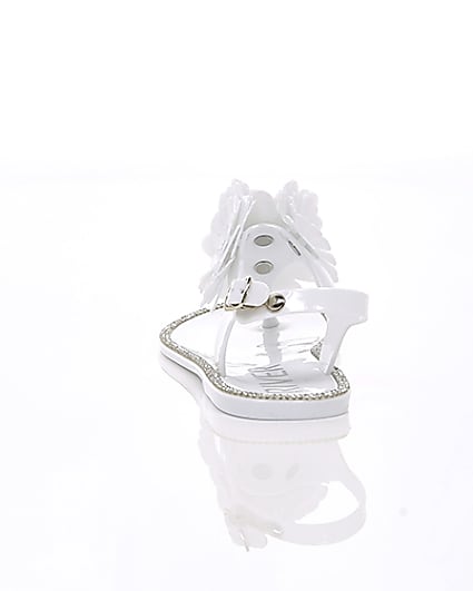 360 degree animation of product Girls white floral jelly sandals frame-16
