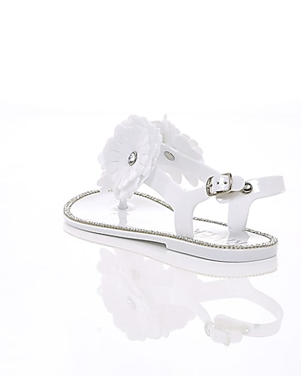 360 degree animation of product Girls white floral jelly sandals frame-18