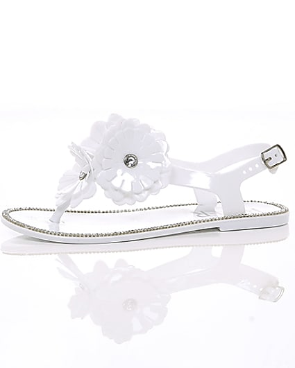 360 degree animation of product Girls white floral jelly sandals frame-23