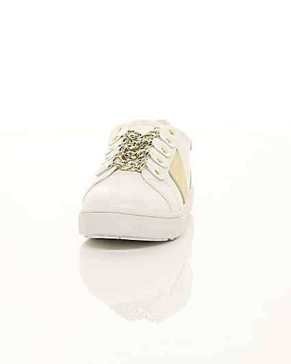360 degree animation of product Girls white gold chain plimsolls frame-3