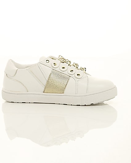 360 degree animation of product Girls white gold chain plimsolls frame-9