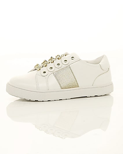 360 degree animation of product Girls white gold chain plimsolls frame-23