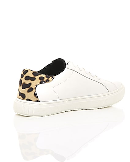 360 degree animation of product Girls white leopard print studded trainers frame-11