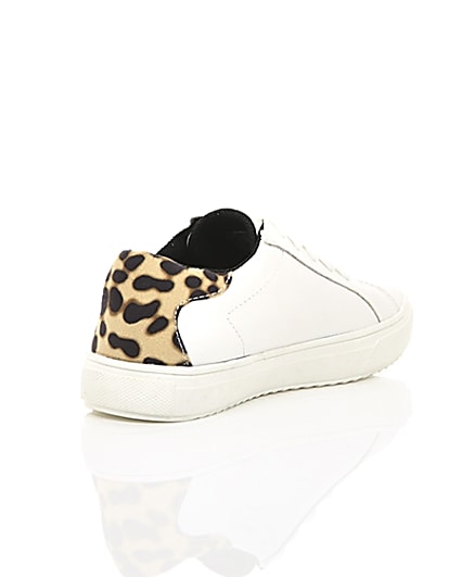 360 degree animation of product Girls white leopard print studded trainers frame-12