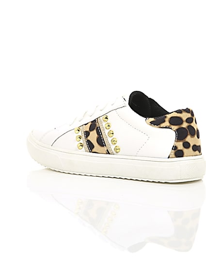 360 degree animation of product Girls white leopard print studded trainers frame-18