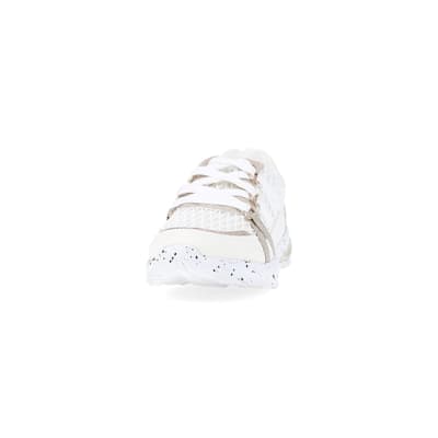 360 degree animation of product Girls white mesh speckled trainer frame-22