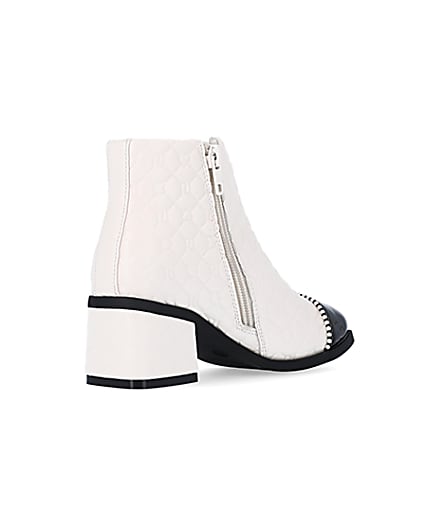 360 degree animation of product Girls White Quilted Studded Heeled Boots frame-12
