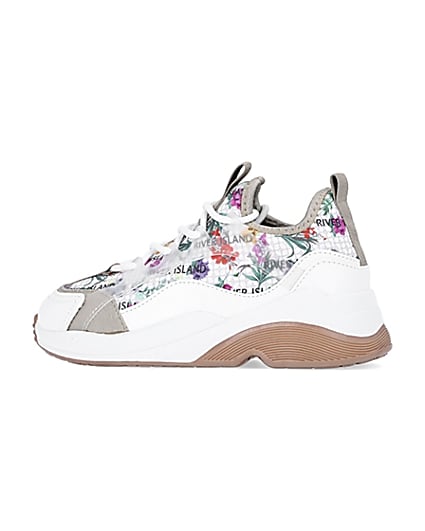 360 degree animation of product Girls white RI floral scuba runner trainers frame-4