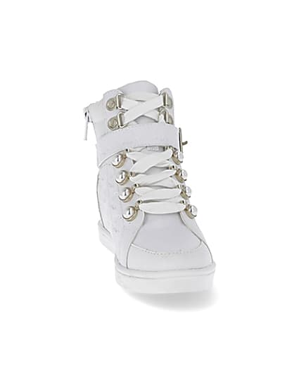 360 degree animation of product Girls white RI monogram high top trainers frame-20