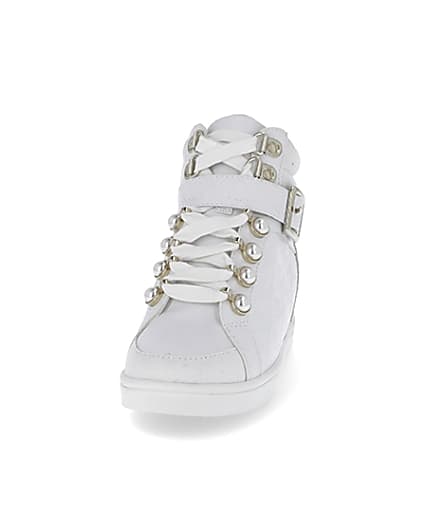 360 degree animation of product Girls white RI monogram high top trainers frame-22