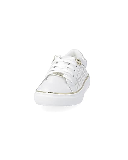 360 degree animation of product Girls white RI print trainers frame-22