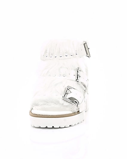 360 degree animation of product Girls white stud fur trim clumpy sandals frame-3