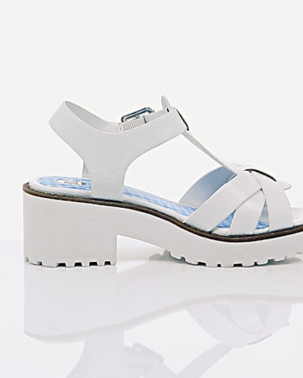 360 degree animation of product Girls white T-bar chunky sandals frame-10