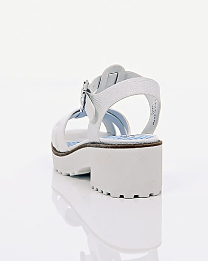 360 degree animation of product Girls white T-bar chunky sandals frame-17
