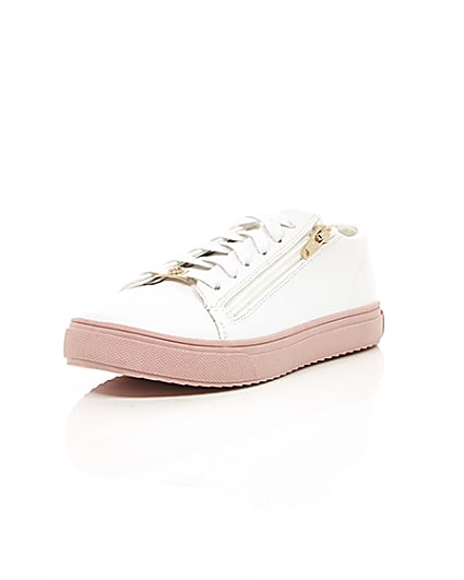 360 degree animation of product Girls white zip up trainers frame-1
