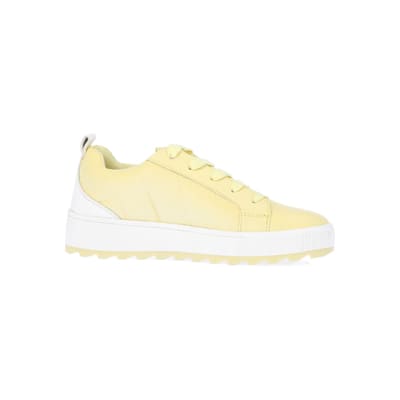360 degree animation of product Girls Yellow Quilted lace up trainers frame-16