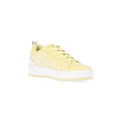 360 degree animation of product Girls Yellow Quilted lace up trainers frame-18