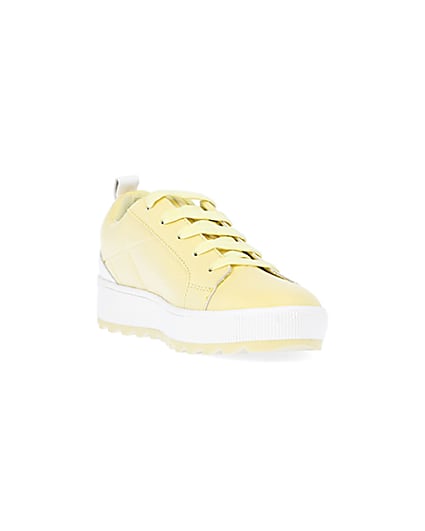 360 degree animation of product Girls Yellow Quilted lace up trainers frame-19