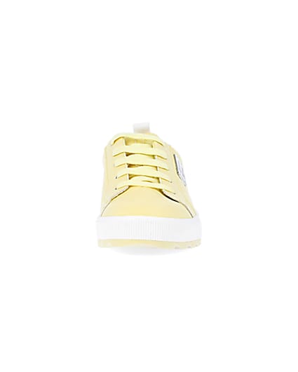 360 degree animation of product Girls Yellow Quilted lace up trainers frame-21
