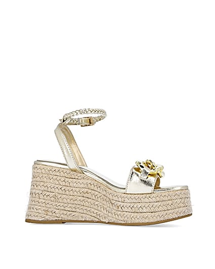 360 degree animation of product Gold chain detail flatform wedges frame-16