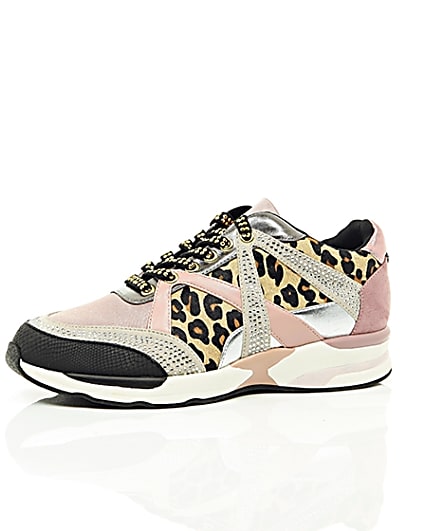 360 degree animation of product Gold metallic leopard print runner trainers frame-23