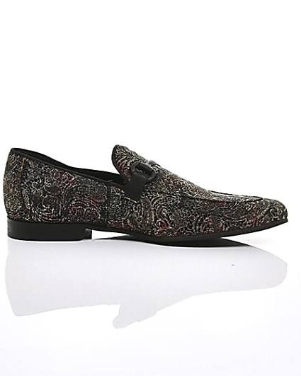 360 degree animation of product Gold tone jacquard snaffle loafers frame-9