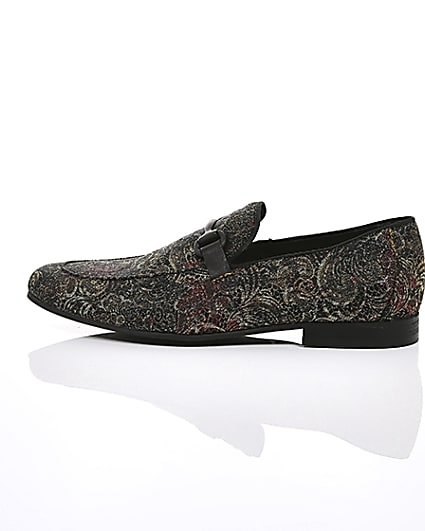 360 degree animation of product Gold tone jacquard snaffle loafers frame-21
