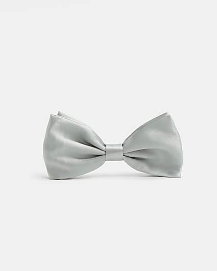 Green bow tie