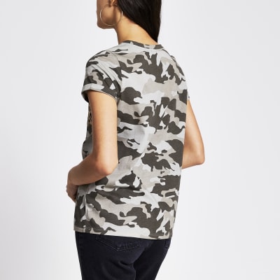 Green camo printed chest pocket T-shirt