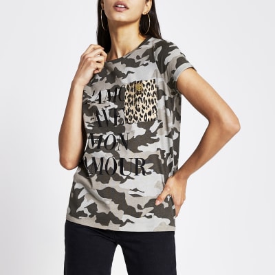 Green camo printed chest pocket T-shirt
