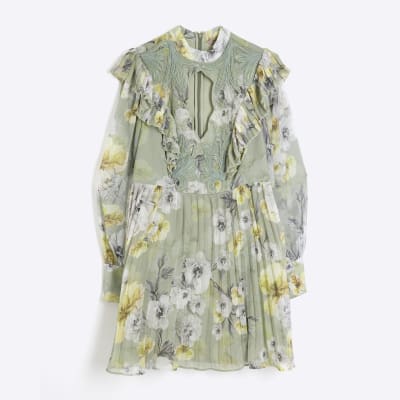 green floral dress river island Plus Size Green Floral V-Neck Tiered Maxi Dress main image 0