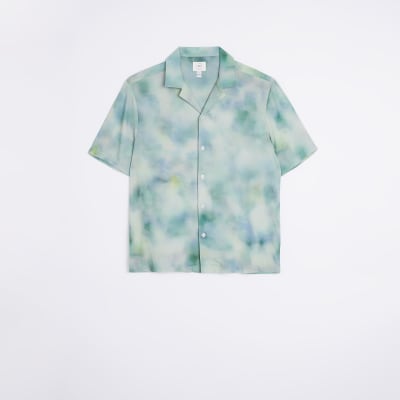 Green regular fit abstract print shirt