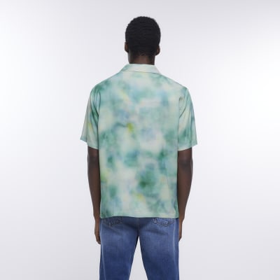 Green regular fit abstract print shirt